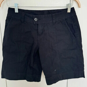Woolrich Women's Shorts in Black and Size 4